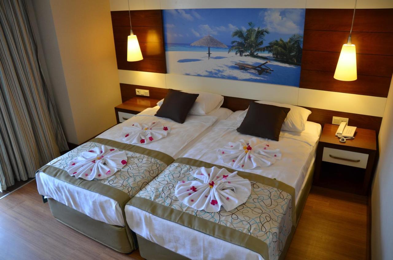 Holiday City Hotel (Adults Only) Side Camera foto